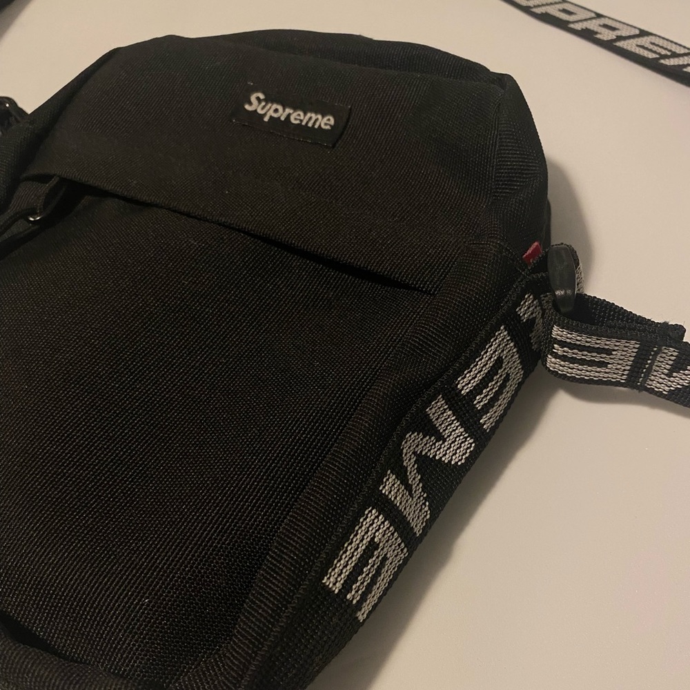 Supreme Shoulder Bag (SS18)